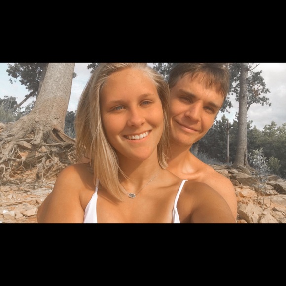 Meet your Posher, Alexis - Picture 1 of 1